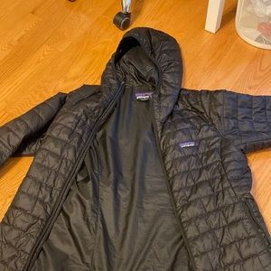 womens brand new size large nano puff patagonia jacket with hood